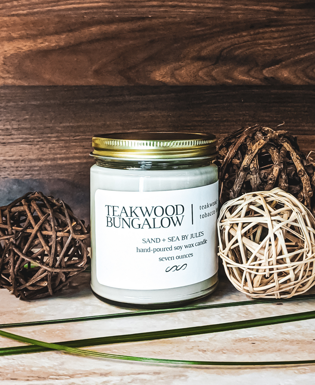 Teakwood Bungalow: Teakwood + Tobacco Leaf